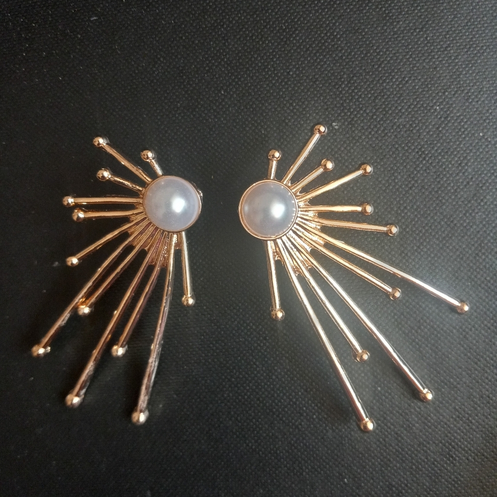 Stunning sunburst NEW EARRINGS
